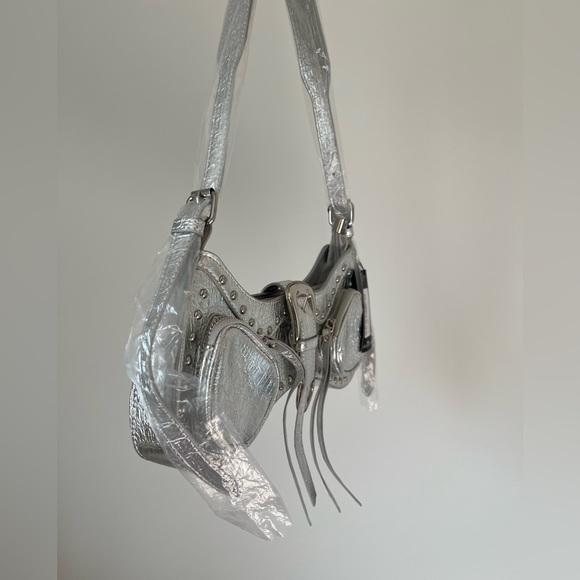 Silver Stud Western Buckle Shoulder Bag - Picture 2 of 4